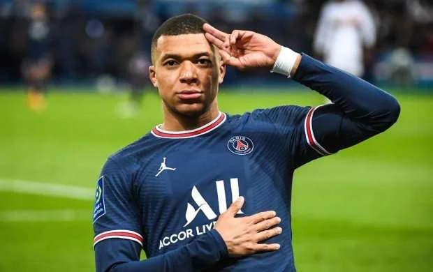 Mbappe ilkə imza atdı 
