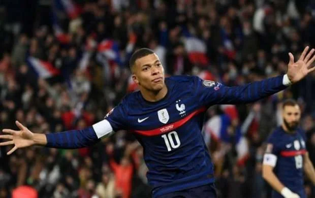 Mbappe milli üçün fotosessiyadan imtina etdi - Qalmaqal 