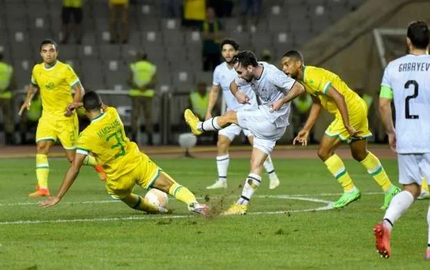 "Qarabağ"ın rəqibi "Qalatasaray"ın futbolçusunu alır 