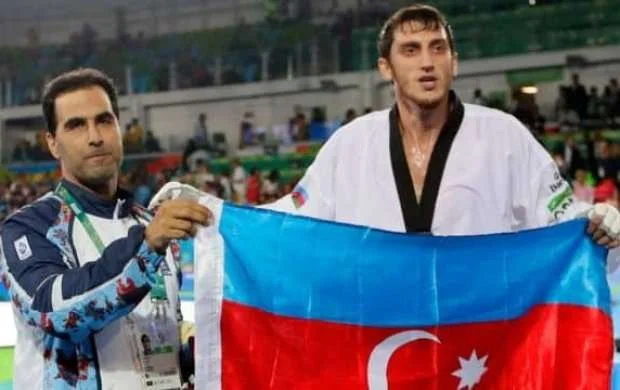 Federasiya istefaya göndərdiyi iranlı məşqçini geri qaytardı 