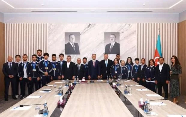 Rəşad Nəbiyev Avropa çempionatında medal qazanan cüdoçularla görüşdü 
