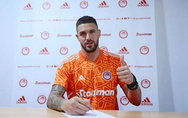 "Olimpiakos" "Qarabağ"la matçdan öncə qapıçı aldı 