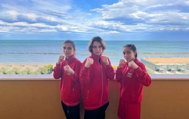 Üç qız boksçumuz Avropa çempionatında medalı təmin etdi 