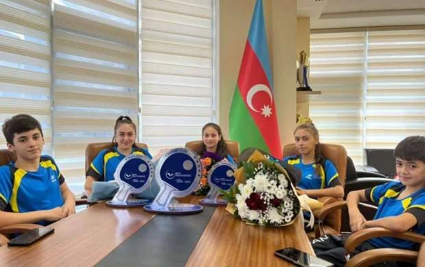 Stolüstü tennisçilər mükafatlandırıldı 