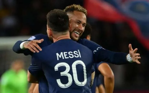 Messi əfsanəvi qapıçını geridə qoydu 
