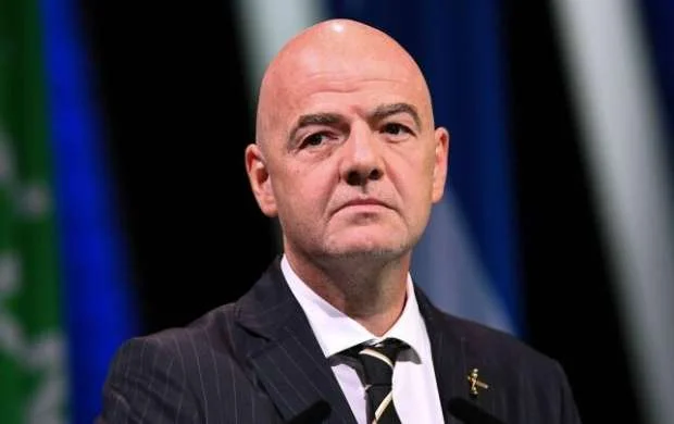 "Futbol dünyası şokdadır" - FIFA prezidenti 