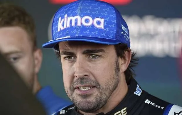 Fernando Alonso rekorda imza atdı 