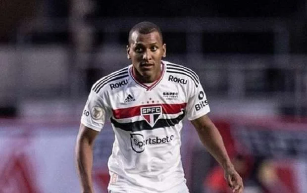 "Qarabağ"ın rəqibi braziliyalı müdafiəçi ilə güclənir 