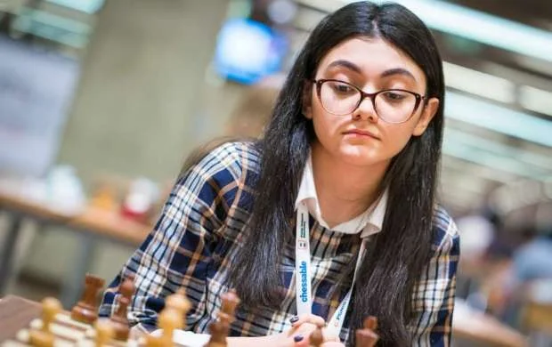 DÇ: Beydullayeva və Qədimbəyli qələbə ilə başladı 