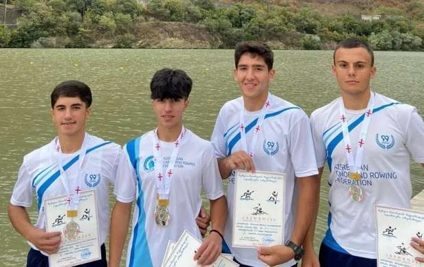 Azərbaycan avarçəkənlərindən Gürcüstanda 4 medal 