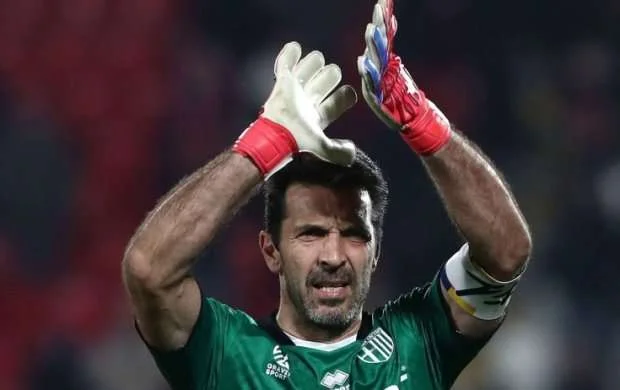 Buffon hansı komandanı çalışdırmaq istəyir? - Özü dedi 