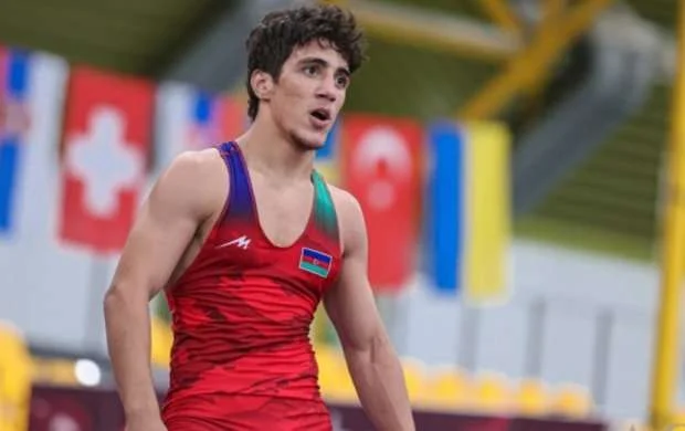 DÇ: İki güləşçimizdən bürünc medal 
