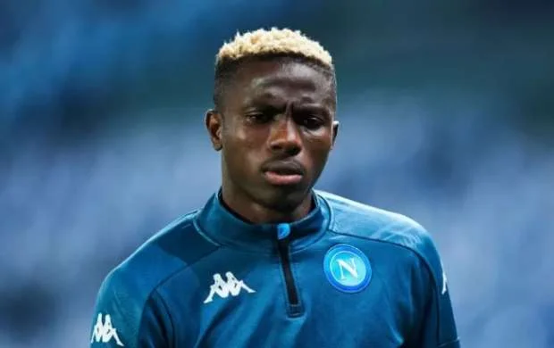 London klubu "Napoli"nin bombardirini alır 