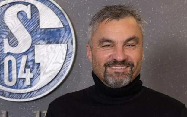 Bundesliqa klubu 300 minə məşqçi transfer etdi 