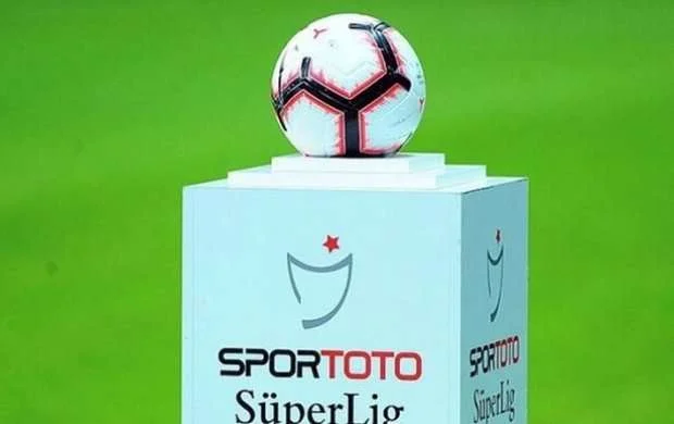 Türkiyə Super Liqası: "Beşiktaş" evdə, "Fənərbağça" səfərdə coşdu 