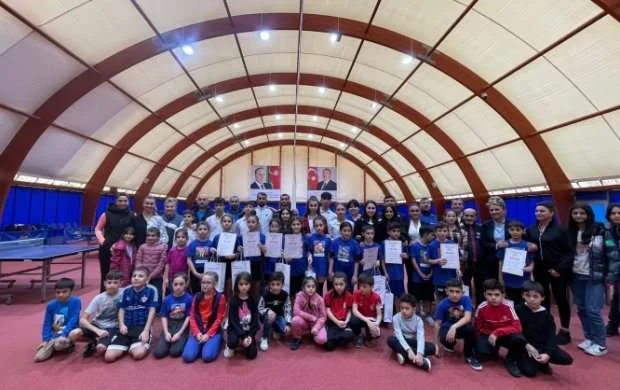 Zəfər Gününə həsr olunan stolüstü tennis yarışına yekun vuruldu 