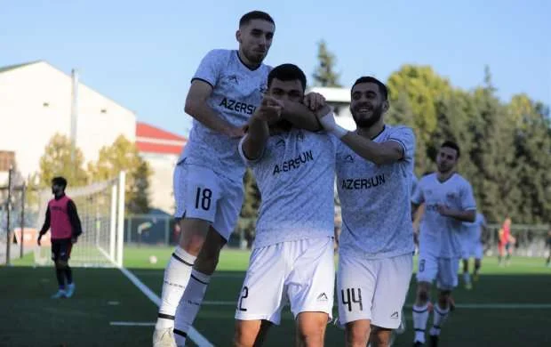 Musa Qurbanlıdan yubiley qolu 