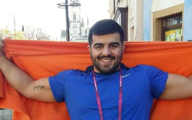 “Böyük Azərbaycan xalqının kiçik bir övladı kimi Zəfər bayramını təbrik edirəm” - Güneyli güləşçi - FOTO  