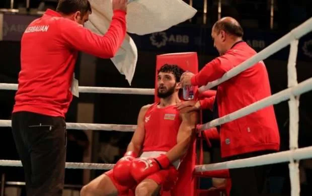 Daha üç boksçumuz Polşada finala yüksəldi 