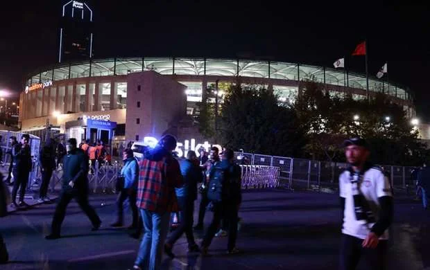 "Beşiktaş"ın oyunu təxirə salındı - 6 nəfər həyatını itirdi 