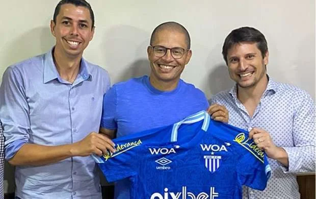 Aleks de Souza baş məşqçi təyin olundu 