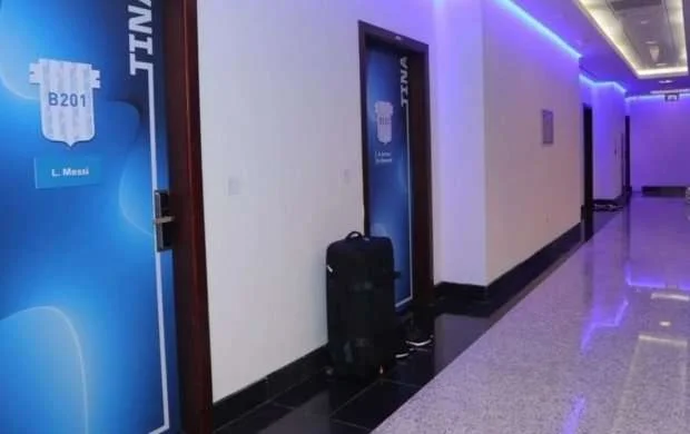 Messi bu otaqda niyə tək qalır? - FOTO 
