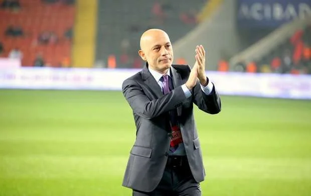 Cüneyt Çakır son oyununu idarə etdi 