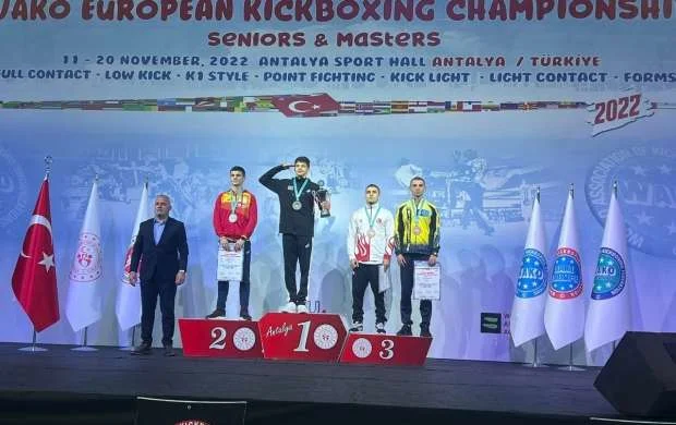"Ağ canavar" Avropa çempionu oldu 