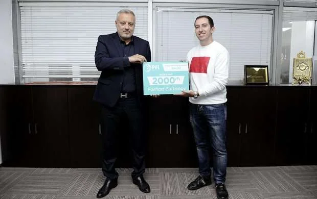 PFL loqo müsabiqəsinin qalibini mükafatlandırdı 