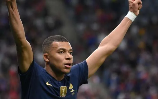DÇ-2022: Mbappe ən yaxşı seçildi 