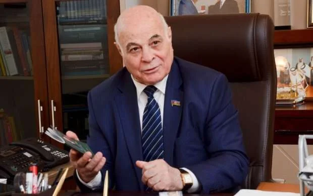 İlham Əliyev Ağacan Abiyevi ordenlə təltif etdi 