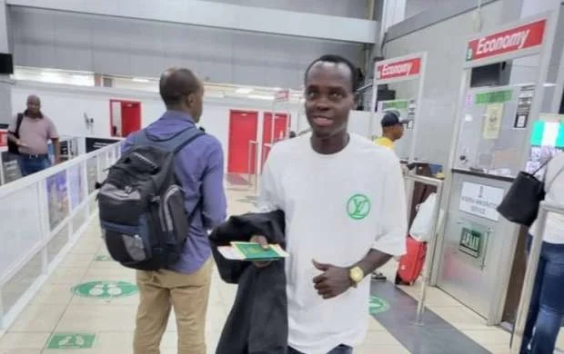 “Neftçi” nigeriyalı futbolçunu baxışa çağırdı 