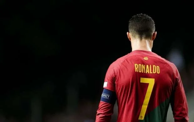 "Yalvarıram sizə, Ronaldunu tənqid etməyə davam edin" 