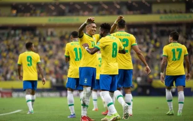 DÇ-2022: Braziliyalı futbolçular virusa yoluxub? 