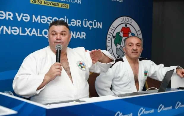 Laskau Bakıda seminar keçirir 