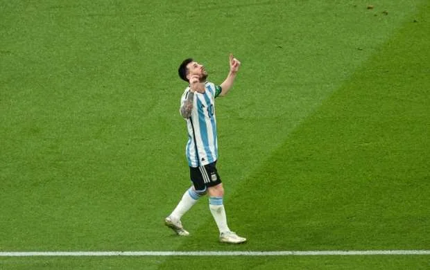 Messi DÇ-də ilkə imza atdı - Maradonanın daha bir rekordu qırıldı 