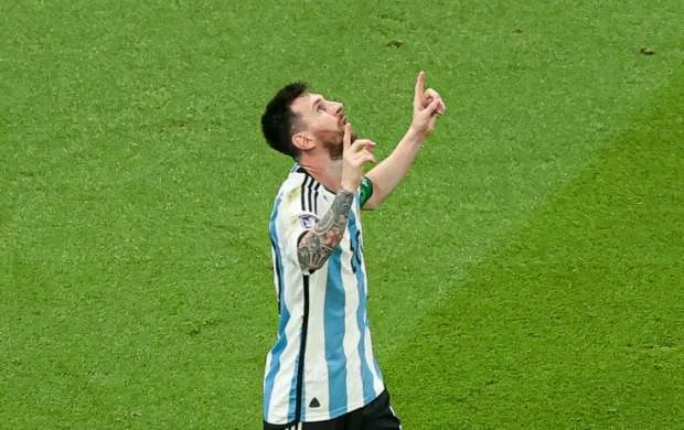 "Maradona sağ olsaydı, buna çox sevinərdi" - Lionel Messi 