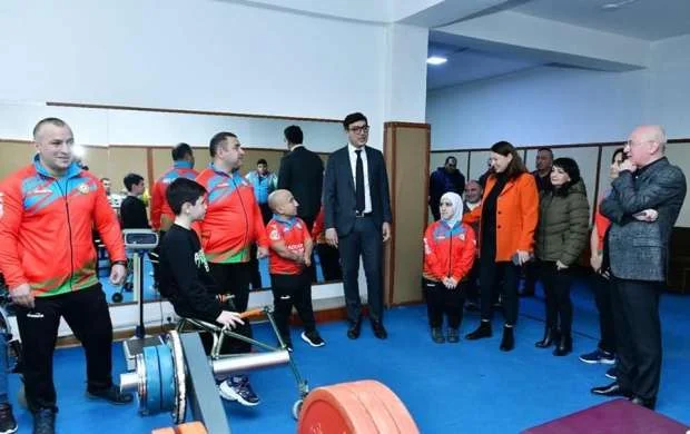 Fərid Qayıbov Sumqayıtda paralimpiyaçılarla görüşdü 