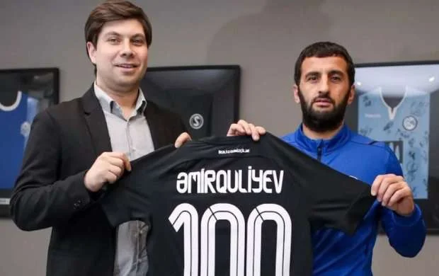 Kapitan üçün simvolik hədiyyə 
