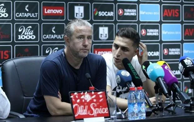 "Futbolçular süni meydanda oynamaqdan qorxurlar" - Regekampf  