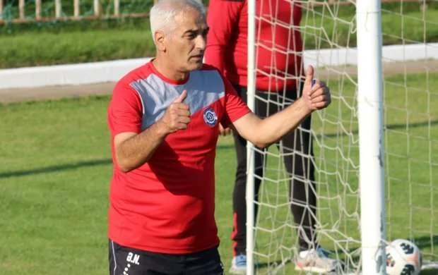 Azərbaycanlı məşqçi istefaya göndərildi 
