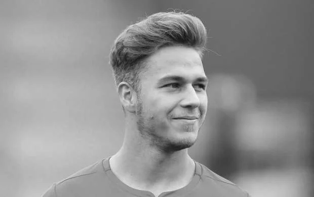 İsveçrəli futbolçu dünyasını dəyişdi 