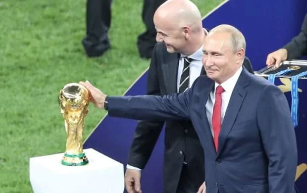 Putin DÇ-nin finalına yarımçıq baxıb: "Sonra özümü saxlaya bilmədim" 