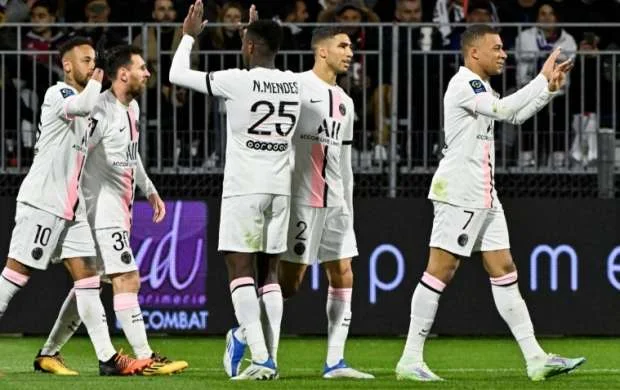 İlin ən yaxşı futbolçusu adına 20 namizəd 