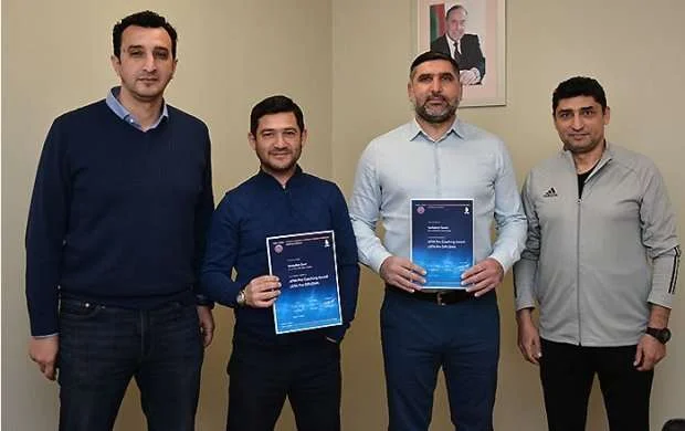 İki məşqçiyə PRO lisenziyası və diplomlar təqdim olundu 