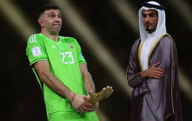 Emiliano Martinezdən daha bir qalmaqallı hərəkət - FOTO 