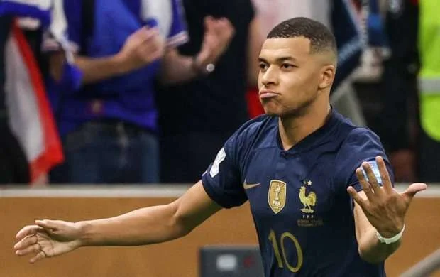 Mbappe məzuniyyətdən imtina etdi 