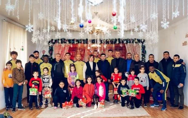 "Kəpəz" uşaq evini ziyarət etdi 