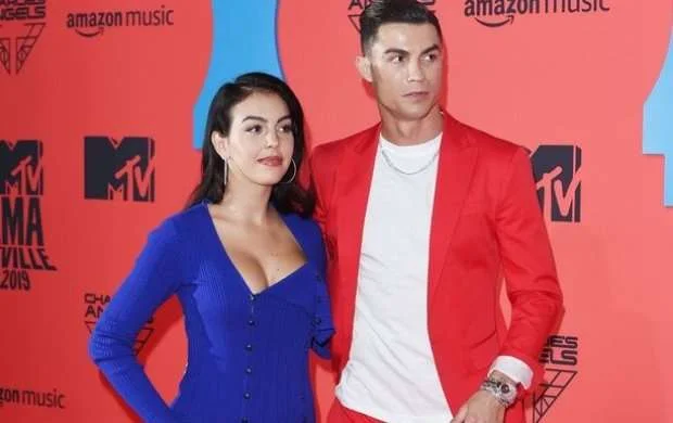 İspan siyasətçi Ronaldunu tənqid etdi 
