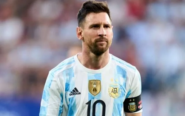 Lionel Messi Peleyə müraciət etdi 